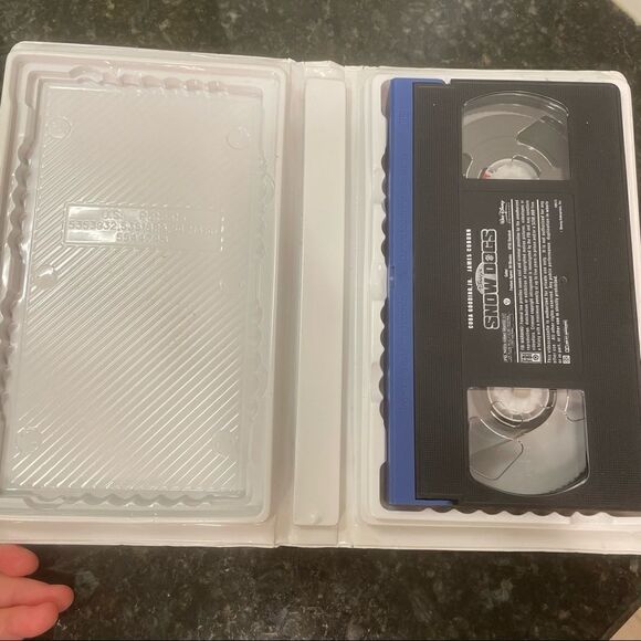 COPY - VHS 📼 Disney’s Snow Dogs - Picture 7 of 7